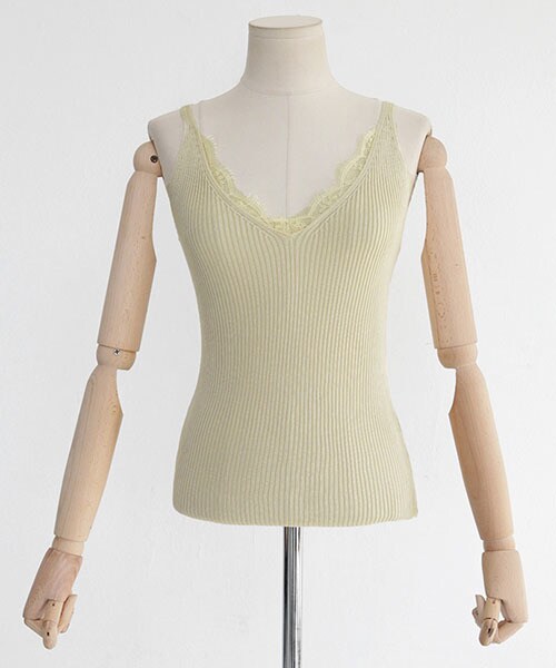 DHOLIC(ディーホリック)の「スカラップレースVネックタンクトップ(キャミソール・レディース・ホワイト/ブルー/イエロー/ブラック/ピンク・FREE)」の4枚目の写真