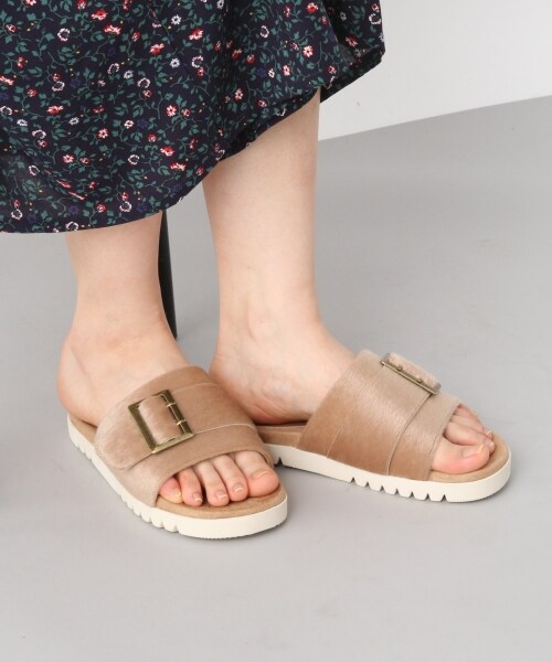 LEPSIM（レプシィム）の「バックルフラットサンダル（シューズ・ブラック/ベージュ/レオパード）」の2枚目の写真