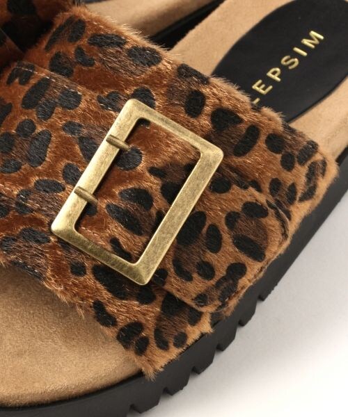 LEPSIM（レプシィム）の「バックルフラットサンダル（シューズ・ブラック/ベージュ/レオパード）」の17枚目の写真