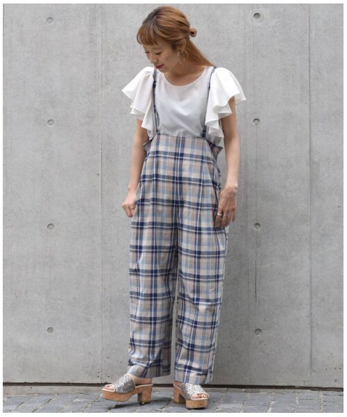 w closet(ダブルクローゼット)の「リネン混チェック柄肩ヒモ付きパンツ(パンツ・レディース・アイボリー/Dベージュ・FREE)」の18枚目の写真