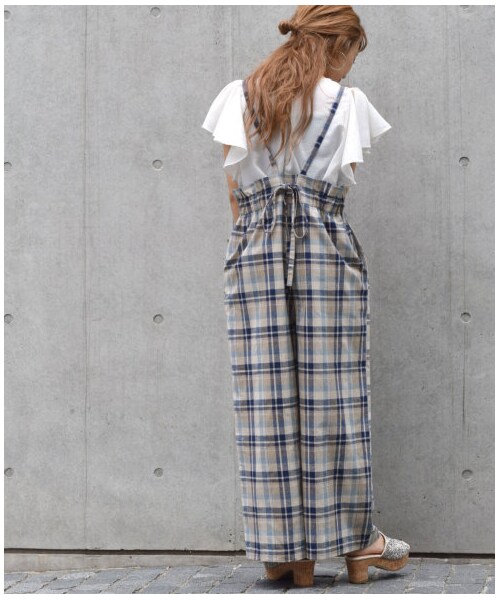 w closet(ダブルクローゼット)の「リネン混チェック柄肩ヒモ付きパンツ(パンツ・レディース・アイボリー/Dベージュ・FREE)」の21枚目の写真