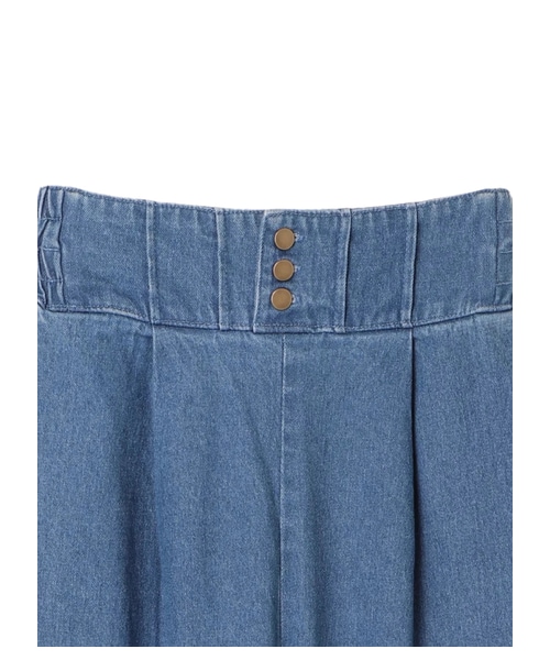 earth music&ecology（アースミュージックアンドエコロジー）の「・ウエストボタンデニムパンツ（パンツ・ライトインディゴ/ダークインディゴ・F）」の4枚目の写真