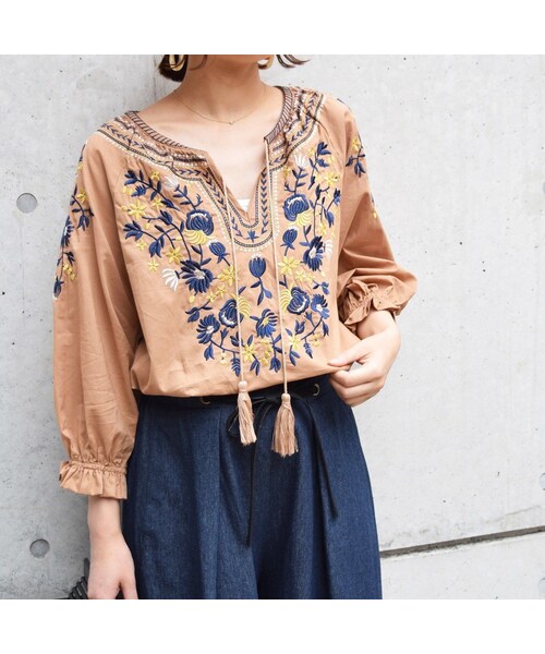 【専用です！】Blumarine ブルマリン エンブロイダリー刺繍 Tシャツ Blumarine ブルマリン エンブロイダリー刺繍 Tシャツ