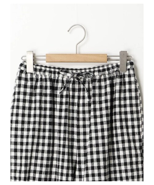 Samansa Mos2（サマンサ モスモス）の「イージーテーパードパンツ（パンツ・オフホワイト/ブラック/ベージュ/ブルー・F）」の6枚目の写真