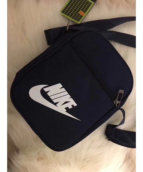 Nike ナイキ の Nike ナイキ ファッショ ショルダーバッグ 並行輸入品 新品1004 ショルダーバッグ Wear