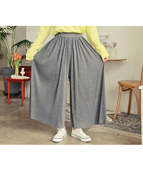 HOTPING（ホッピン）の「ウエストゴムプリーツワイドパンツ（その他パンツ・レディース・ブラック/ディープスカイ/ホワイト/オレンジ/チャコール・フリーサイズ(XS-XL)）」の3枚目の写真