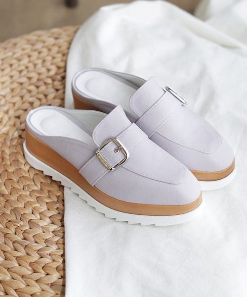 DHOLIC（ディーホリック）の「バックルシャークソールサボ（その他シューズ・レディース・ベージュ/パープル/ブラック/ピンク/ブルー・225/230/235/240/245/250）」の4枚目の写真