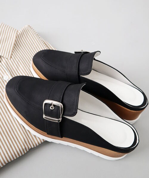 DHOLIC（ディーホリック）の「バックルシャークソールサボ（その他シューズ・レディース・ベージュ/パープル/ブラック/ピンク/ブルー・225/230/235/240/245/250）」の2枚目の写真