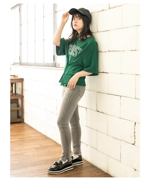 E hyphen world gallery（イーハイフンワールドギャラリー）の「・カレッジプリント2Wayスウェットプルオーバー（トップス・オフホワイト/杢グレー/イエロー/グリーン/ネイビー・F）」の2枚目の写真