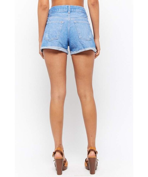 FOREVER 21（フォーエバー トゥエンティーワン）の「Forever 21 Distressed Button-Fly Denim Shorts（その他パンツ・レディース・Blue・24/25/26/27/28/29/30/31）」の4枚目の写真