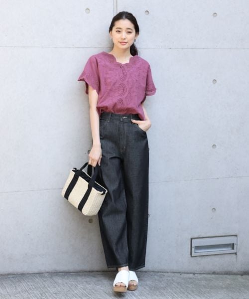 LEPSIM（レプシィム）の「アイレットレースセンターフロントブラウス／ＳＳ（トップス・オフ/ブラック/イエロー/フクシャパープル）」の11枚目の写真