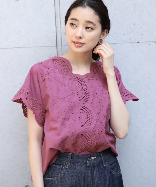 LEPSIM（レプシィム）の「アイレットレースセンターフロントブラウス／ＳＳ（トップス・オフ/ブラック/イエロー/フクシャパープル）」の4枚目の写真