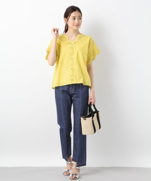 LEPSIM（レプシィム）の「アイレットレースセンターフロントブラウス／ＳＳ（トップス・オフ/ブラック/イエロー/フクシャパープル）」の8枚目の写真