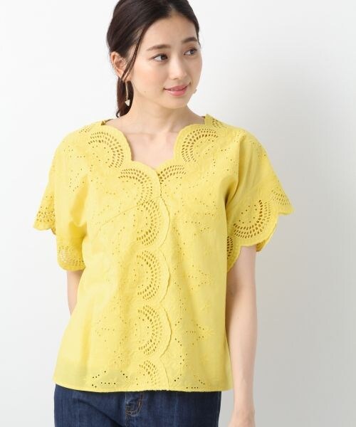 LEPSIM（レプシィム）の「アイレットレースセンターフロントブラウス／ＳＳ（トップス・オフ/ブラック/イエロー/フクシャパープル）」の3枚目の写真