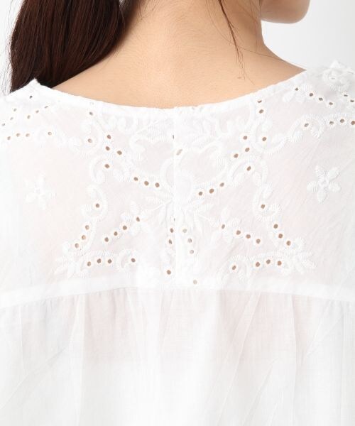 LEPSIM（レプシィム）の「アイレットレースセンターフロントブラウス／ＳＳ（トップス・オフ/ブラック/イエロー/フクシャパープル）」の20枚目の写真