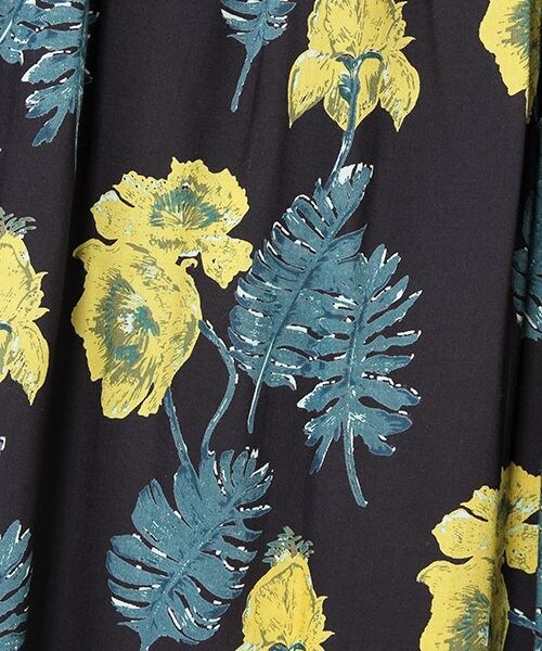 studio CLIP（スタディオクリップ）の「[ADVANCE LINE]ボタニカルプリントロングスカート（スカート・ブラック×オレンジ/ネイビー×イエロー）」の10枚目の写真