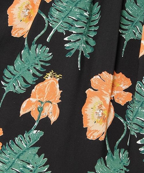 studio CLIP（スタディオクリップ）の「[ADVANCE LINE]ボタニカルプリントロングスカート（スカート・ブラック×オレンジ/ネイビー×イエロー）」の9枚目の写真