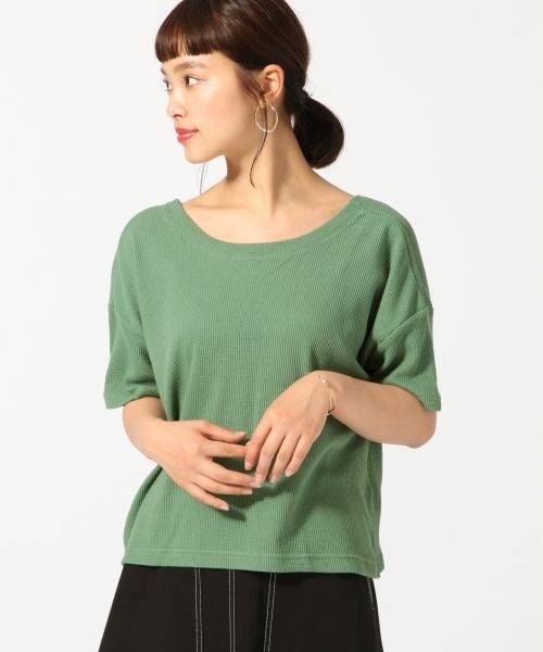 LOWRYS FARM（ローリーズファーム）の「ワッフルバッククロス／ＳＳ（トップス・オフ/ブラック/グリーン）」の3枚目の写真