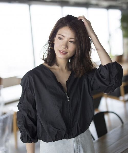 BABYLONE（バビロン）の「６０ローンタックギャザーブルゾン（ジャケット/アウター・オフホワイト/ブラック/カーキ）」の2枚目の写真