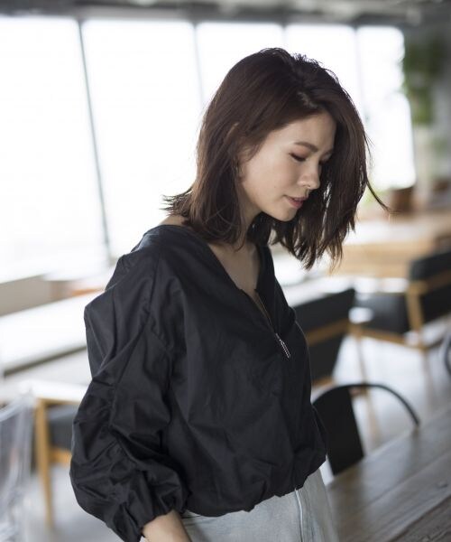 BABYLONE（バビロン）の「６０ローンタックギャザーブルゾン（ジャケット/アウター・オフホワイト/ブラック/カーキ）」の5枚目の写真