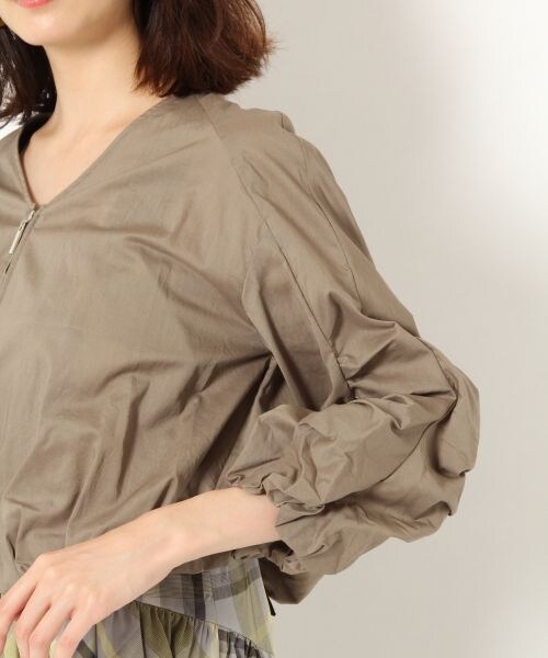 BABYLONE（バビロン）の「６０ローンタックギャザーブルゾン（ジャケット/アウター・オフホワイト/ブラック/カーキ）」の17枚目の写真