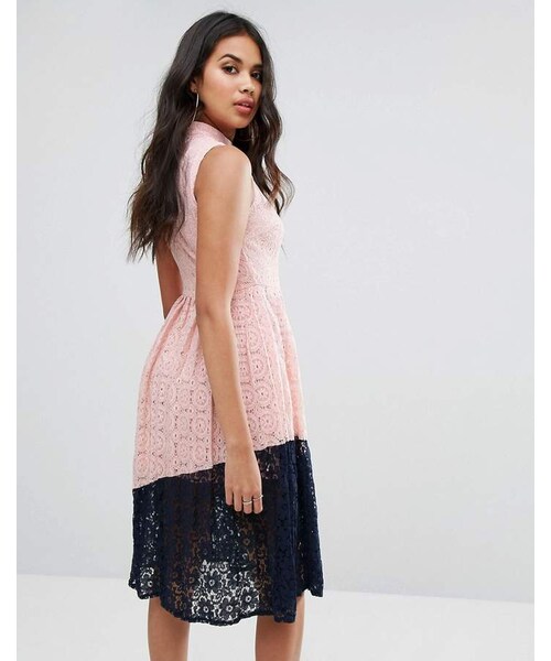 boohoo exclusive sleeveless lace midi dress in pink