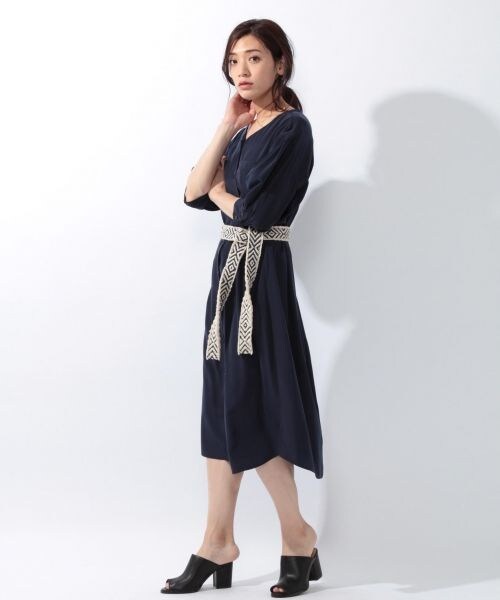 laboratory work（ラボラトリーワーク）の「ドルマンショートスリーブトロミワンピース（ワンピース/ドレス・グレーベージュ/キャメル/ネイビー）」の8枚目の写真