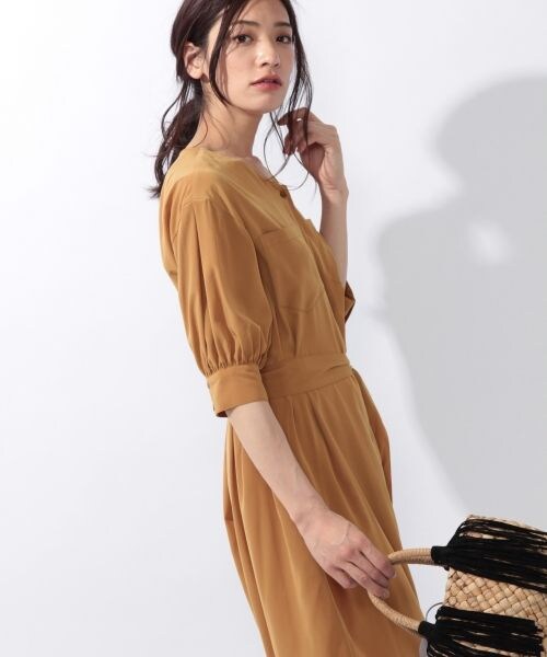 laboratory work（ラボラトリーワーク）の「ドルマンショートスリーブトロミワンピース（ワンピース/ドレス・グレーベージュ/キャメル/ネイビー）」の6枚目の写真