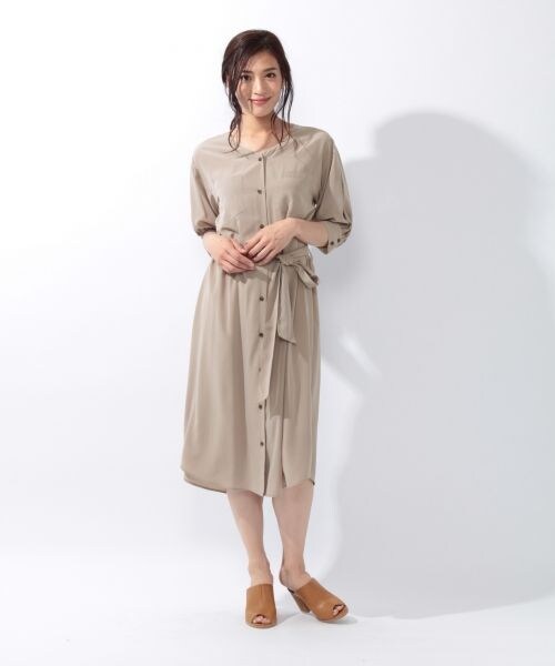 laboratory work（ラボラトリーワーク）の「ドルマンショートスリーブトロミワンピース（ワンピース/ドレス・グレーベージュ/キャメル/ネイビー）」の4枚目の写真
