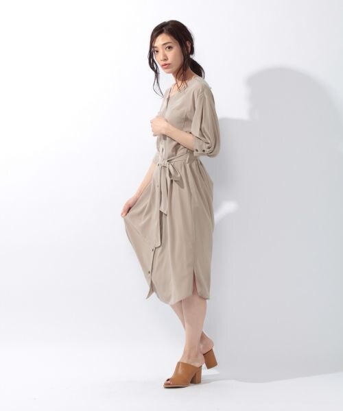 laboratory work（ラボラトリーワーク）の「ドルマンショートスリーブトロミワンピース（ワンピース/ドレス・グレーベージュ/キャメル/ネイビー）」の5枚目の写真