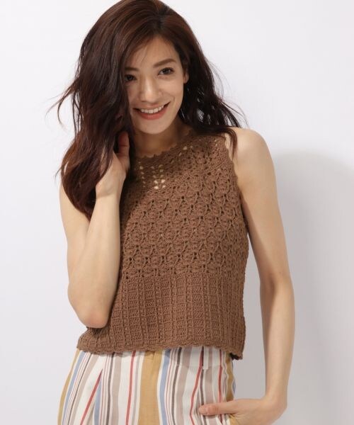 laboratory work（ラボラトリーワーク）の「カギ針ノースリプルオーバー（トップス・ホワイト/ブラウン/イエロー）」の4枚目の写真