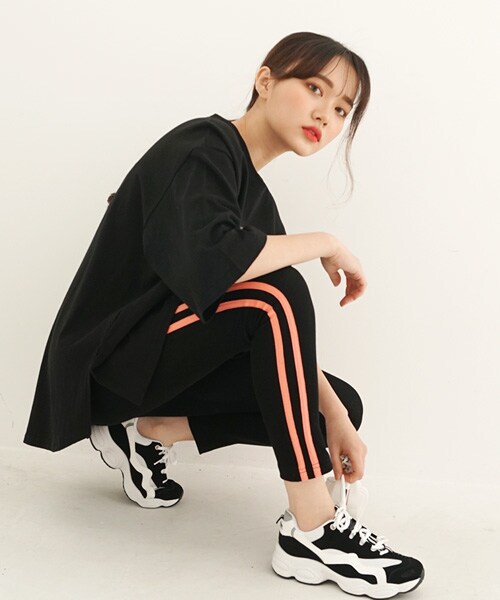 SONA（ソナ）の「PPUM PPUM LEGGINGS（その他パンツ・レディース・White/Red/Pink/Blue/Silver・Mサイズ/Lサイズ）」の3枚目の写真