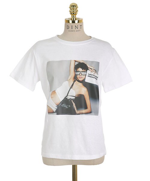 DINT（ディント）の「ファッショナブルなイラストトップ（Tシャツ/カットソー・レディース・화이트/블랙・one(44~66size)）」の2枚目の写真