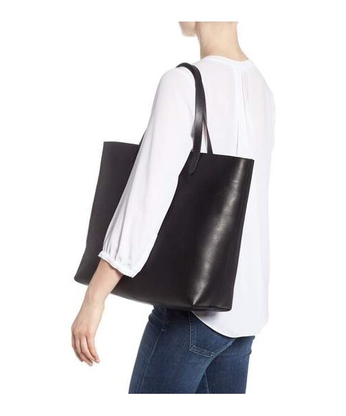 madewell（メイドウェル）の「Madewell Zip Top Transport Leather Tote（トートバッグ・レディース・Beige/Black/Brown・One Size）」の4枚目の写真