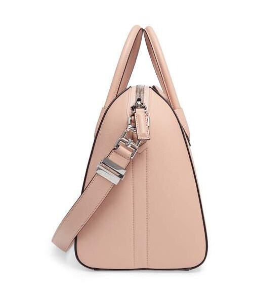 GIVENCHY(ジバンシイ)の「Givenchy 'Medium Antigona' Sugar Leather Satchel(ショルダーバッグ・レディース・Beige/Brown/Gray・One Size)」の4枚目の写真