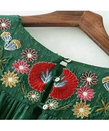 新品☆ZARA ザラ ドット柄 花柄フラワー長袖シャツブラウス ZARA（ザラ）の「花柄刺繍ドットブラウス 長袖 フリンジ 黒 白