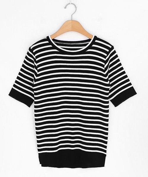 DHOLIC（ディーホリック）の「スリットボーダー半袖ニット（Tシャツ/カットソー・レディース・ホワイト/ブラック・FREE）」の2枚目の写真