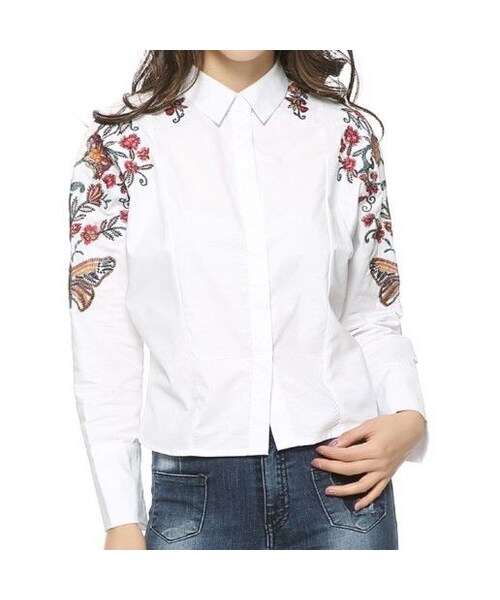 Zara ザラ の 花柄刺繍シャツ 長袖 バタフライ 白 黒 シャツ ブラウス Wear