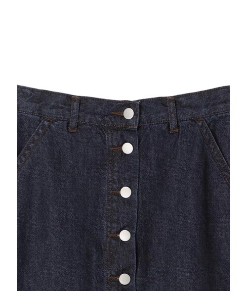 earth music&ecology(アースミュージックアンドエコロジー)の「・前釦ミニスカート(スカート・インディゴ/ライトインディゴ・S/M)」の4枚目の写真