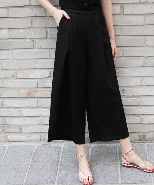 DHOLIC(ディーホリック)の「バックゴムワンタックワイドパンツ(その他パンツ・レディース・ブラック/ホワイト/ベージュ・FREE)」の1枚目の写真