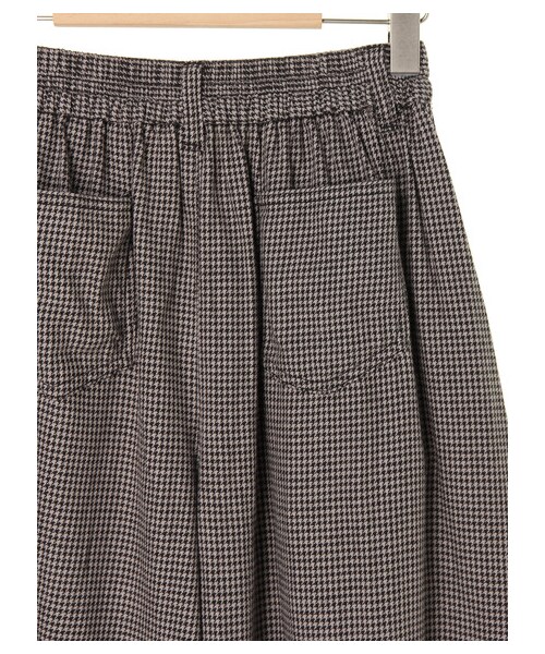 Samansa Mos2(サマンサ モスモス)の「綿麻スカーチョ(パンツ・チャコールグレー/ブラック/ベージュ/モカ/キャメル・F)」の5枚目の写真