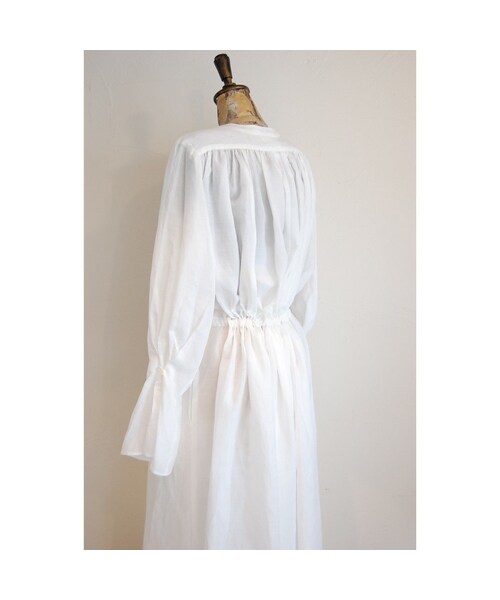 hippiness（ヒッピネス）の「スリーブタックワンピース（ワンピース・レディース・その他）」の2枚目の写真