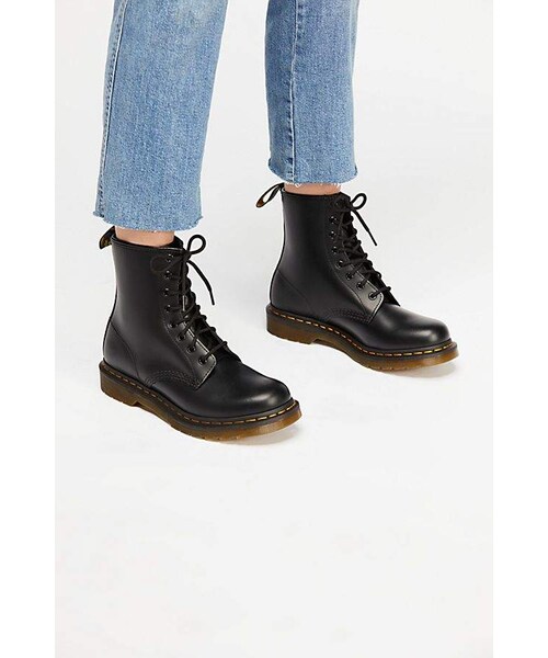 Dr. Martens(ドクターマーチン)の「Dr. Martens 1460 Lace-Up Boot(ブーツ・レディース・Black・6/7/8/9/10/11)」の2枚目の写真