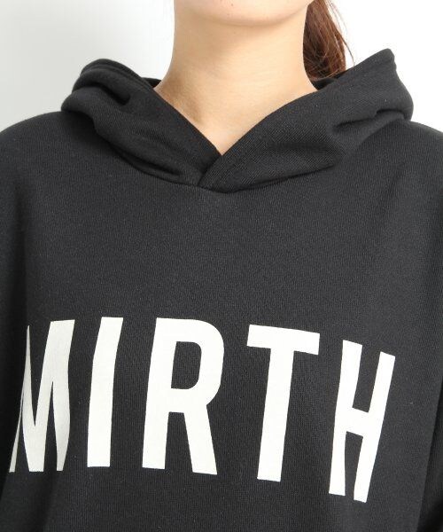 LOWRYS FARM（ローリーズファーム）の「ウラケプリントパーカーワンピースロングスリーブ（ワンピース/ドレス・レディース・アイボリー/ブラック/グレー・Ｍ/Ｌ）」の7枚目の写真