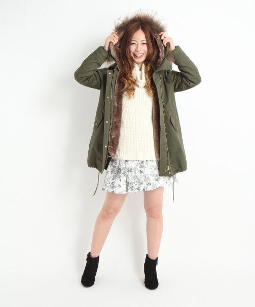 LOWRYS FARM（ローリーズファーム）の「コットンファーツキモッズコート（ジャケット/アウター・レディース・カーキ/ベージュ/ブラック・Ｍ/Ｌ）」の6枚目の写真