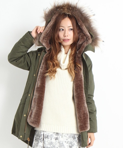 LOWRYS FARM（ローリーズファーム）の「コットンファーツキモッズコート（ジャケット/アウター・レディース・カーキ/ベージュ/ブラック・Ｍ/Ｌ）」の3枚目の写真