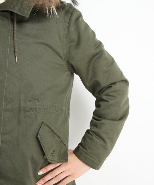 LOWRYS FARM（ローリーズファーム）の「コットンファーツキモッズコート（ジャケット/アウター・レディース・カーキ/ベージュ/ブラック・Ｍ/Ｌ）」の9枚目の写真