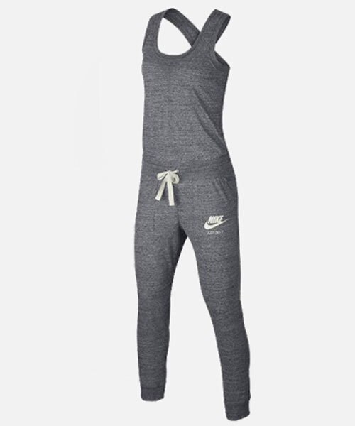 NIKE(ナイキ)の「ナイキ ウィメンズ ジム ヴィンテージ ロンパース(サロペット/オーバーオール・レディース・ブラック/グレー・M/L)」の2枚目の写真