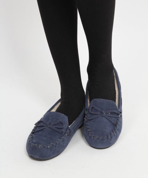 GLOBAL WORK（グローバルワーク）の「ファーモカシンＦＷ（シューズ・レディース・レッド38/ブラック09/ブラウン55/ネイビー88・Ｓ/Ｍ/Ｌ）」の4枚目の写真