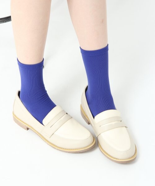 GLOBAL WORK(グローバルワーク)の「コインローファー(シューズ・レディース・ライトグレー19/ブラック09・S/M/L)」の2枚目の写真